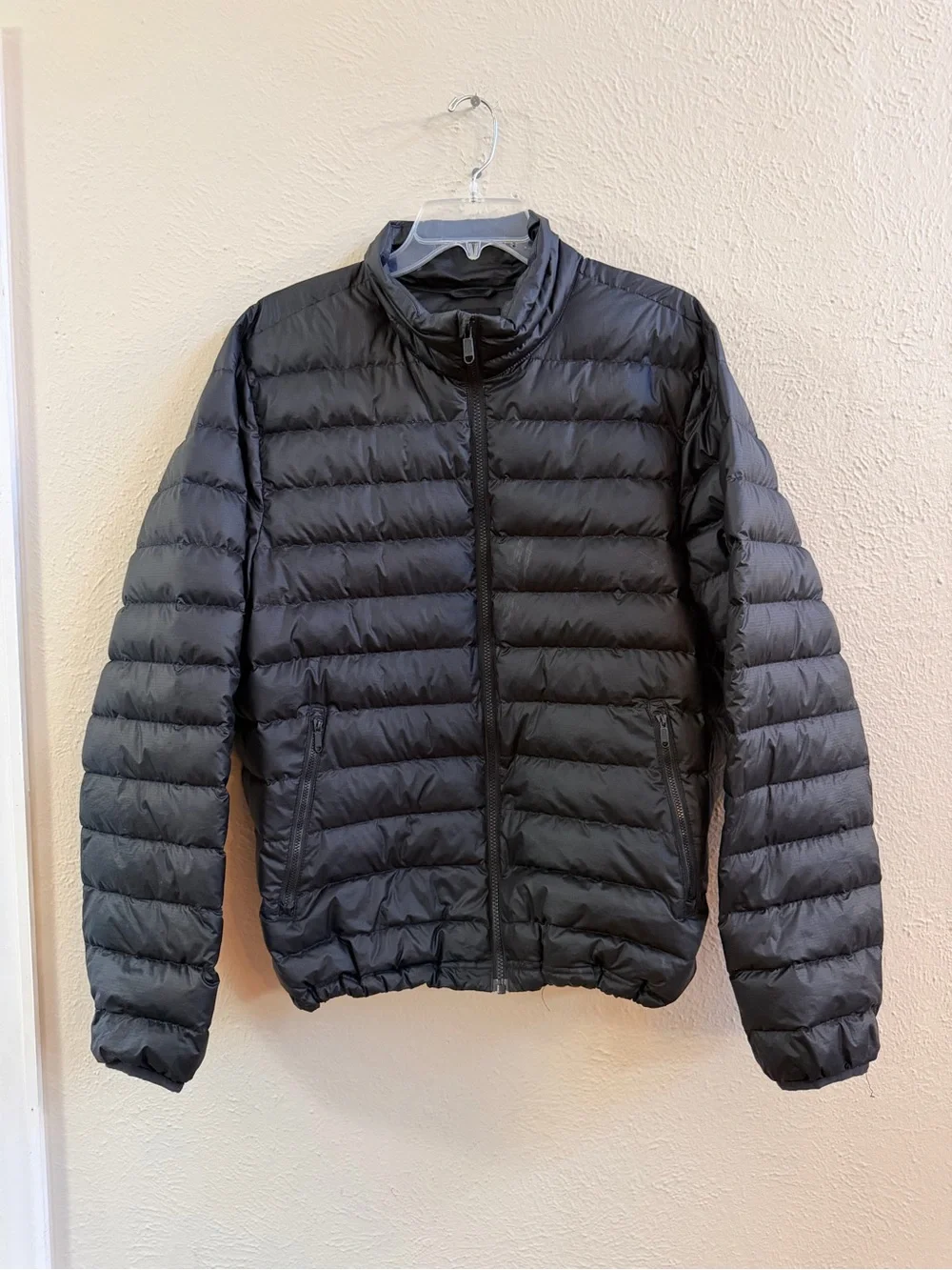 Quince lightweight packable black puffer jacket